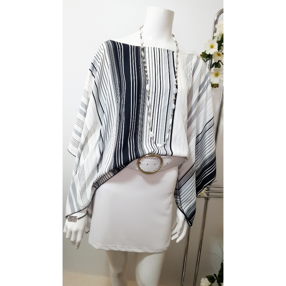 Vintage🐠BW Striped Bateau Neckline Kimono Wide Sleeve Top